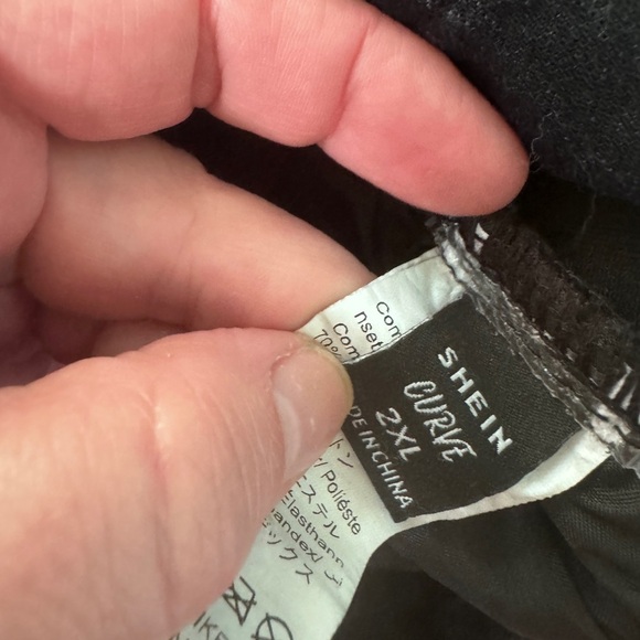 2 for $15 Shein Curve 2XL Black Distressed Denim - Picture 4 of 8